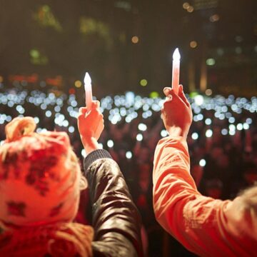 Sandra Roelofs en la ceremonia de las velas: “Podemos encontrar un camino juntos”