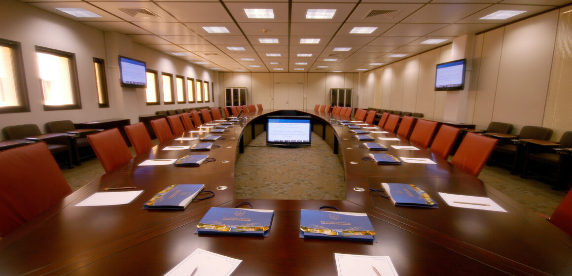 Actualización: selección de autoridades de la Junta y de un miembro para el Comité de Finanzas