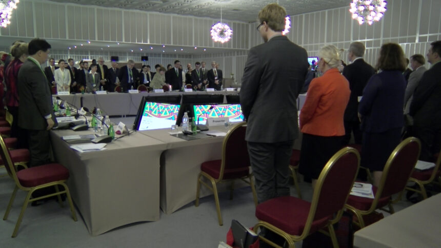 Candlelight memorial: una vela en recuerdo de quienes ya no están