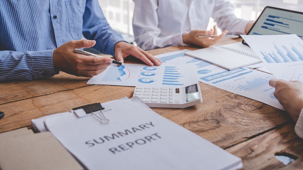 Young colleagues having great business conversations in a modern RESUMEN DE ACCIONES PARA MCP, MCR Y OTROS SOCIOS, 2025