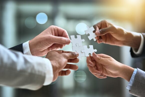 Designación de miembro del Comité de Estrategia